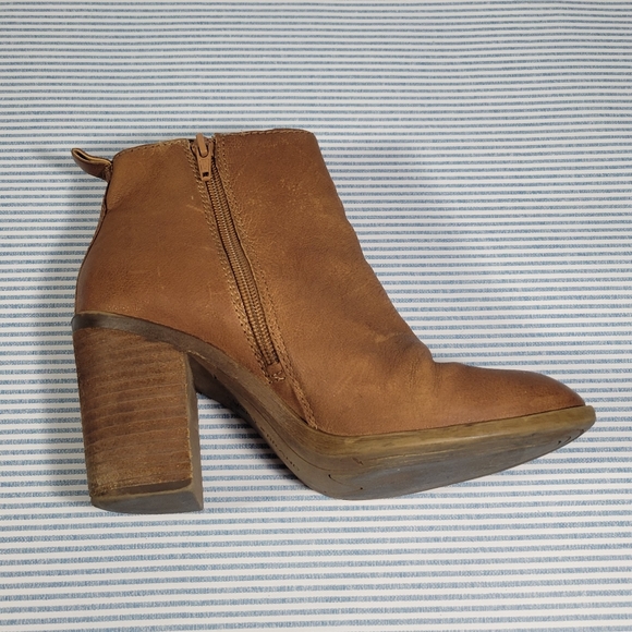 Lucky Brand Sassa Tan Leather Ankle Boots Booties Zipper Women's Size 7 - Picture 7 of 13
